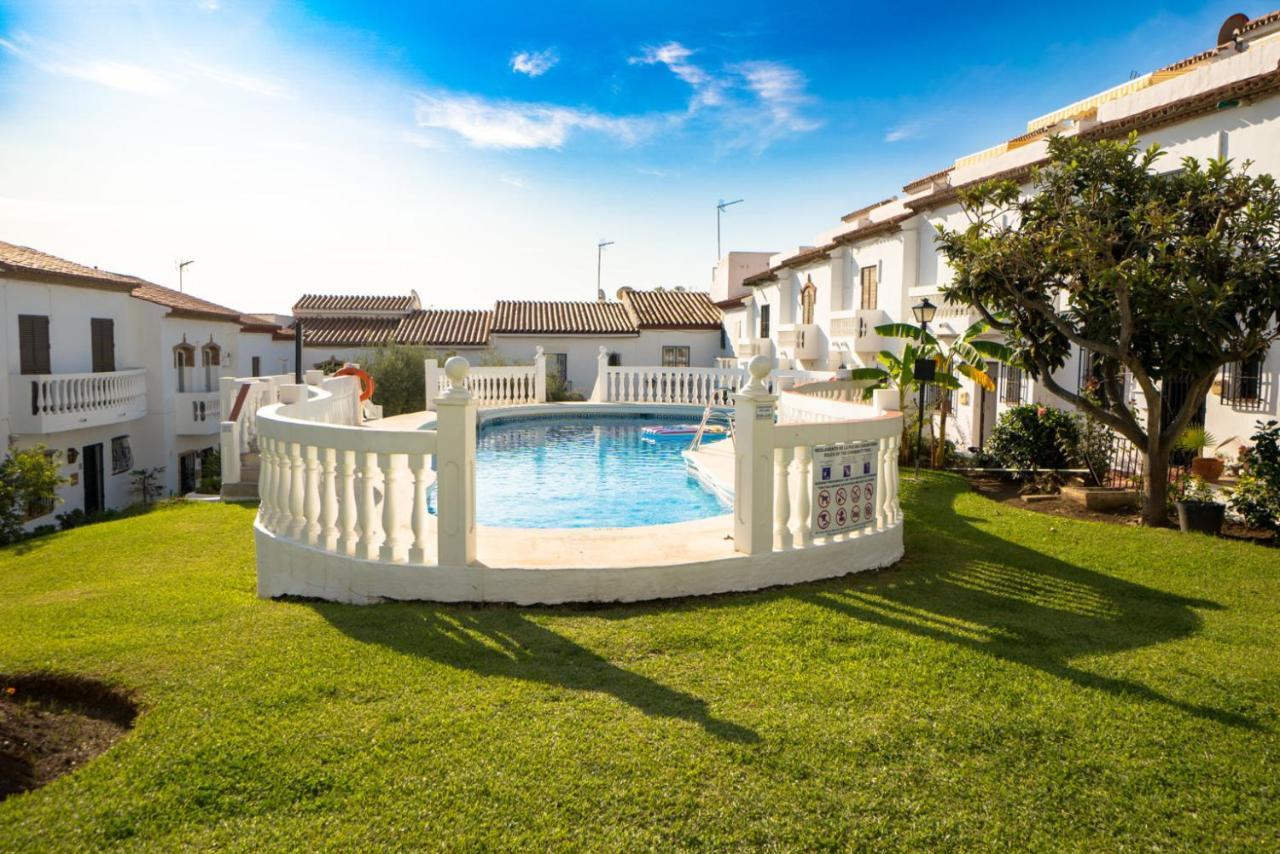 Апартаменты Hacienda 19 Menyber Нерха Экстерьер фото
